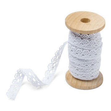 Dentelle blanche sur bobine en bois 1 cm x 5 m