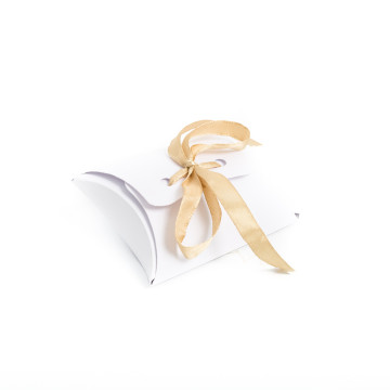 Lot de 10 pochons blancs + ruban satin or 10 x 7 cm