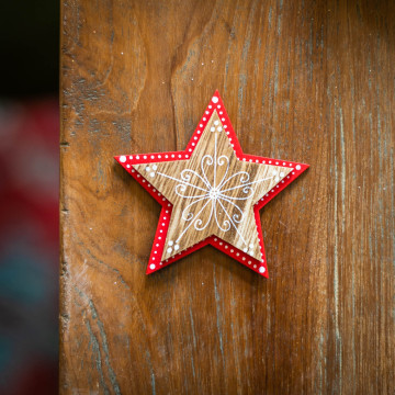 Lot de 4 étoiles de Noël en bois à  pois adhésives 8 cm