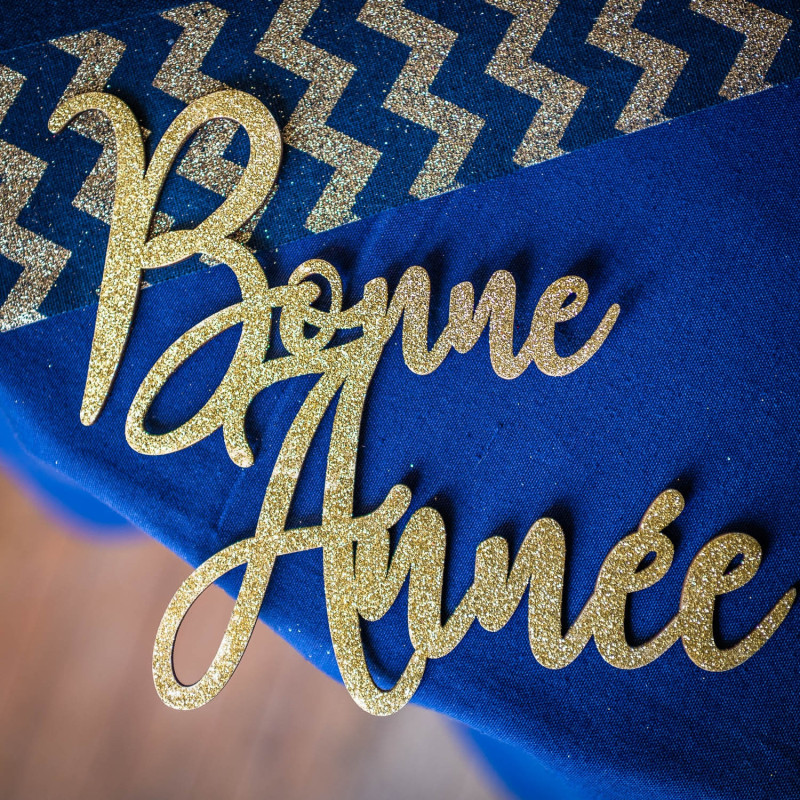 DÉCORATION DE TABLE BONNE ANNÉE PAILLETÉE DORÉE - Maison