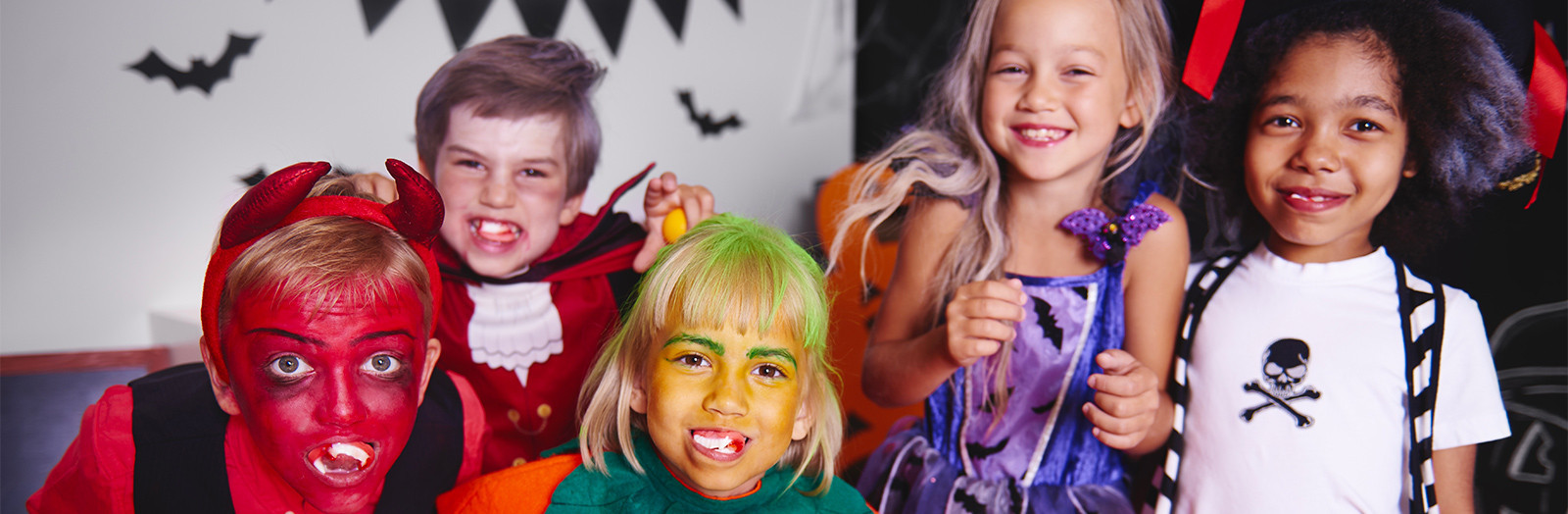 costumes pour le carnaval et le déguisement des enfants